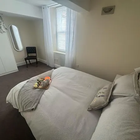 Apartment The Hidden Hicks - Sleeps 2 *